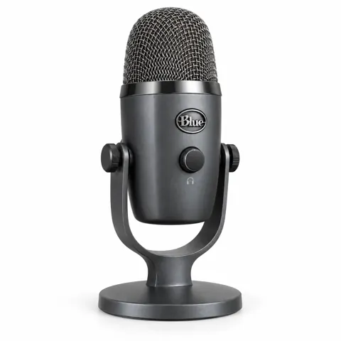 Illustration générée par IA du microphone Blue Yeti Nano gris sur son support de bureau