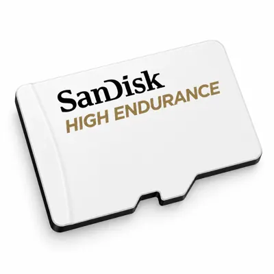 Illustration générée par IA d’une carte microSD SanDisk High Endurance blanche à inscription noire et dorée, sans capacité indiquée, sur fond blanc