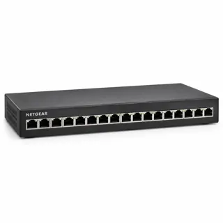 Illustration générée par IA du switch NETGEAR GS316v3 sombre, prises RJ45 visibles en façade