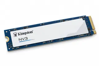 Illustration générée par IA du SSD Kingston NV3 2280, barrette bleue sans dissipateur volumineux, connecteur doré visible