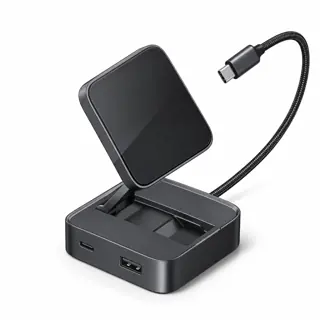 Illustration générée du hub UGREEN 35590 : boîtier gris sur fond blanc, avec câble hôte USB-C ; rendu indicatif des connecteurs