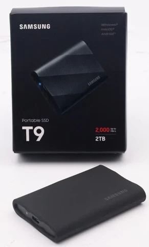 SSD portable Samsung T9 avec son emballage