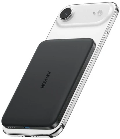 Batterie externe Anker Nano A1665 fixée au dos d’un téléphone
