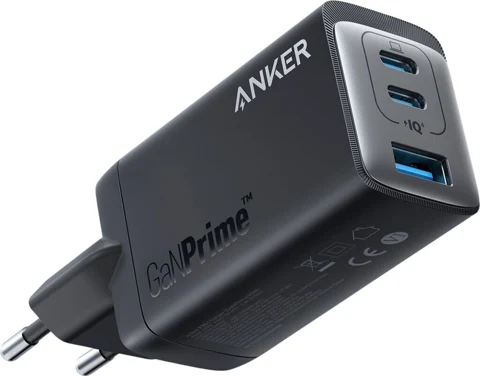 Chargeur Anker 735 GaNPrime noir, vue de trois quarts montrant les trois ports