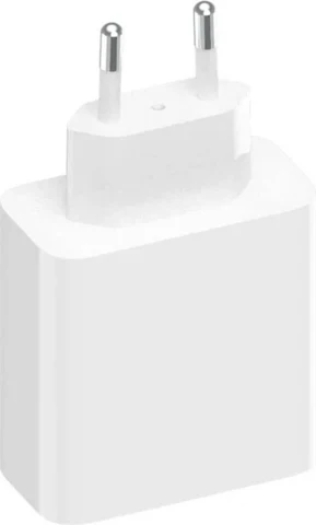 Chargeur Xiaomi 67 W blanc, vue de trois quarts avec ses ports USB