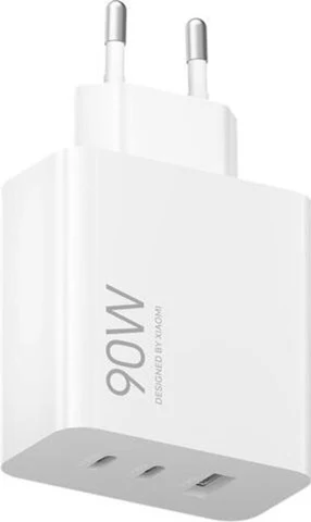 Chargeur Xiaomi 90 W blanc, vue de trois quarts montrant ses trois sorties