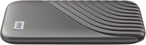 SSD WD My Passport gris, vue de trois quarts montrant sa face et son épaisseur