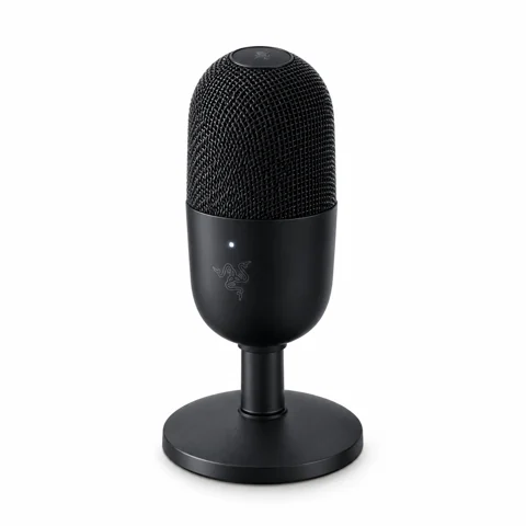 Illustration générée par IA du microphone Razer Seiren V3 Mini noir sur son pied de bureau