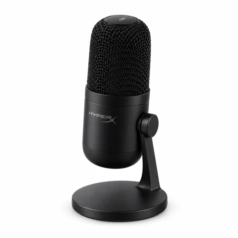 Illustration générée par IA du microphone HyperX SoloCast noir sur son support de bureau